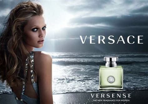 voce pubblicita profumo versace|VERSACE.